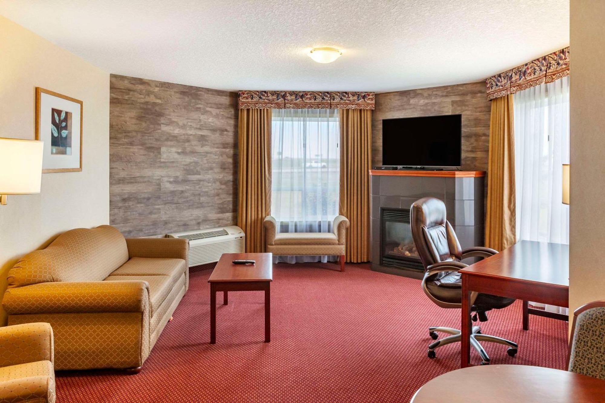 Quality Inn & Suites Edmonton International Airport Leduc Exterior foto