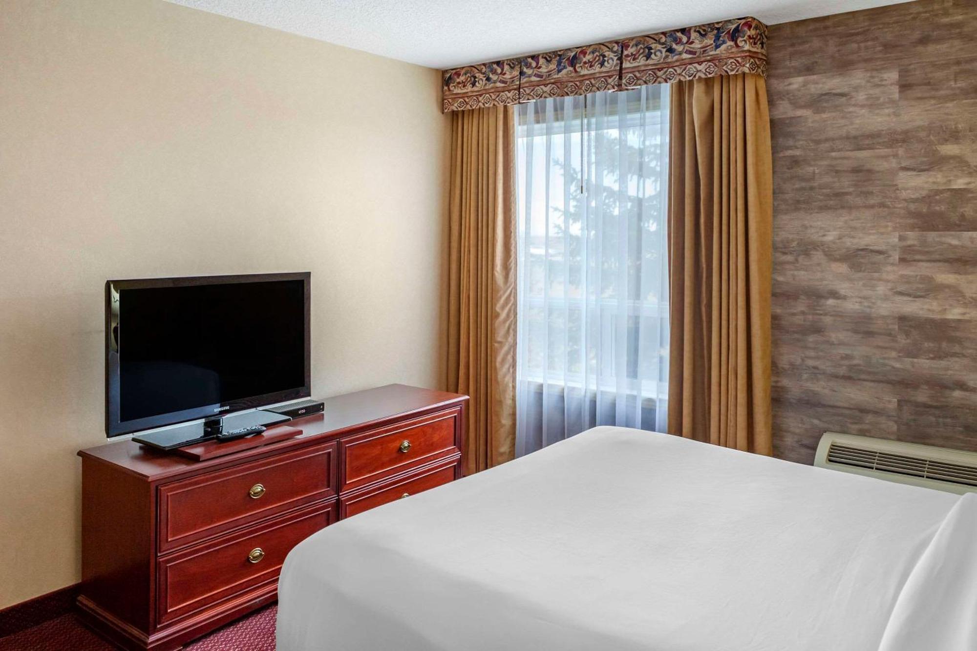 Quality Inn & Suites Edmonton International Airport Leduc Exterior foto